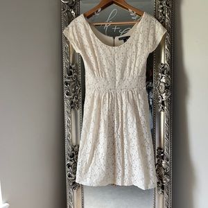 Banana republic cream lace dress